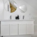 Hébergement de vacances Maison Moderne Avec Jardin Pour 8 à *