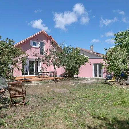 Maison Moderne Avec Jardin Pour 8 à Hébergement de vacances *