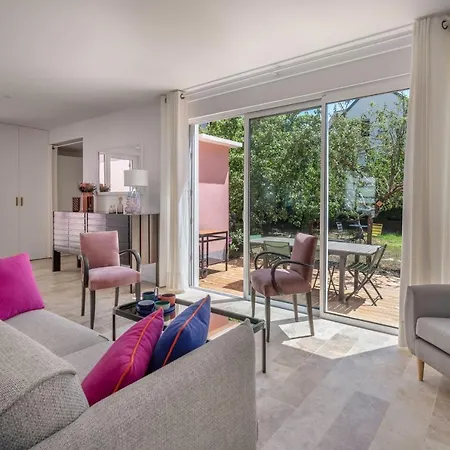 Maison Moderne Avec Jardin Pour 8 à Hébergement de vacances