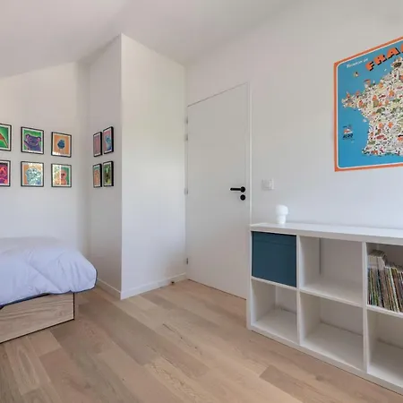 Hébergement de vacances Maison Moderne Avec Jardin Pour 8 à