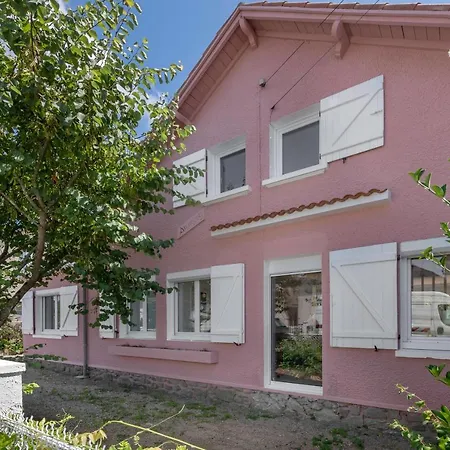 Maison Moderne Avec Jardin Pour 8 A *