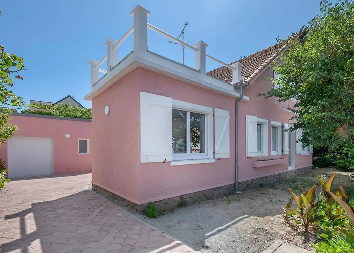 Maison Moderne Avec Jardin Pour 8 à *