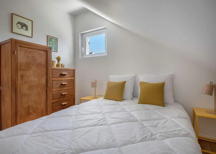 Maison Moderne Avec Jardin Pour 8 à *