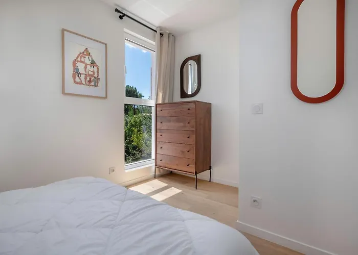 Maison Moderne Avec Jardin Pour 8 à *