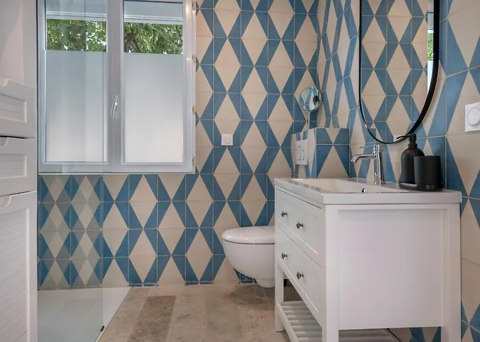 Maison Moderne Avec Jardin Pour 8 à Hébergement de vacances *