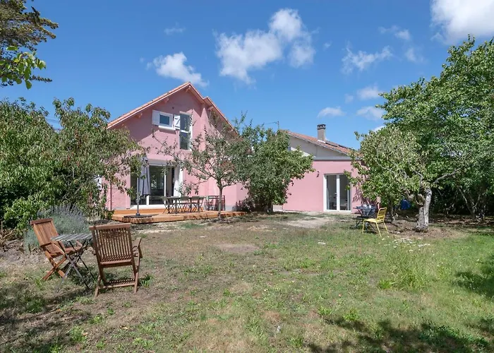Maison Moderne Avec Jardin Pour 8 à Hébergement de vacances *