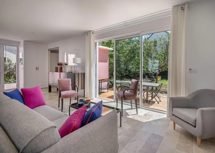 Maison Moderne Avec Jardin Pour 8 à Hébergement de vacances