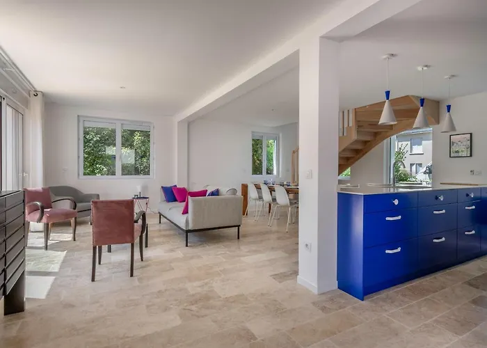 Maison Moderne Avec Jardin Pour 8 A