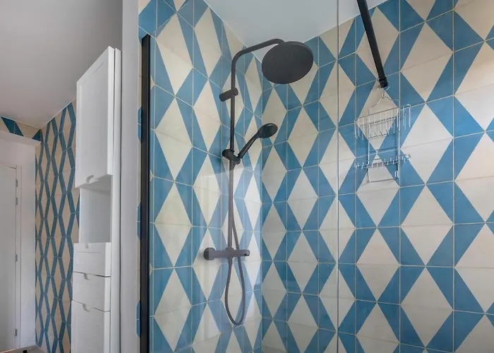 Maison Moderne Avec Jardin Pour 8 à Hébergement de vacances *