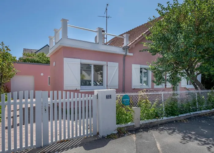 Maison Moderne Avec Jardin Pour 8 à *